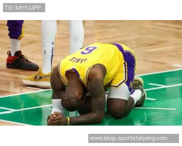 詹姆斯昨战未获罚球机会三四次明显犯规未被裁判判罚引发争议 詹姆斯昨战未获罚球机会三四次明显犯规未被裁判判罚引发争议